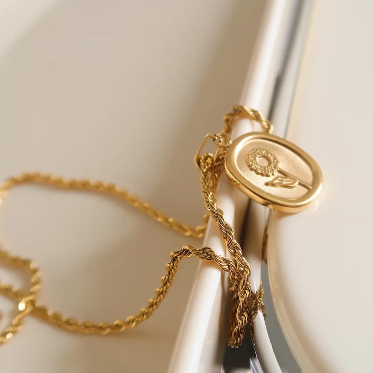 Vintage rose pendant - Image 2