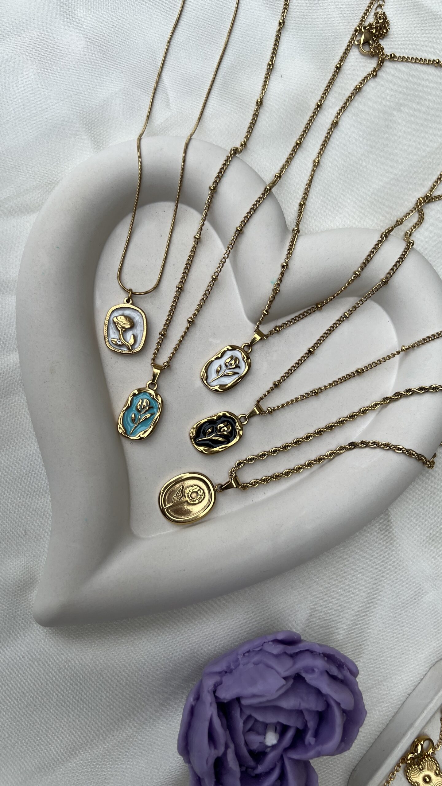 Tulip pendant