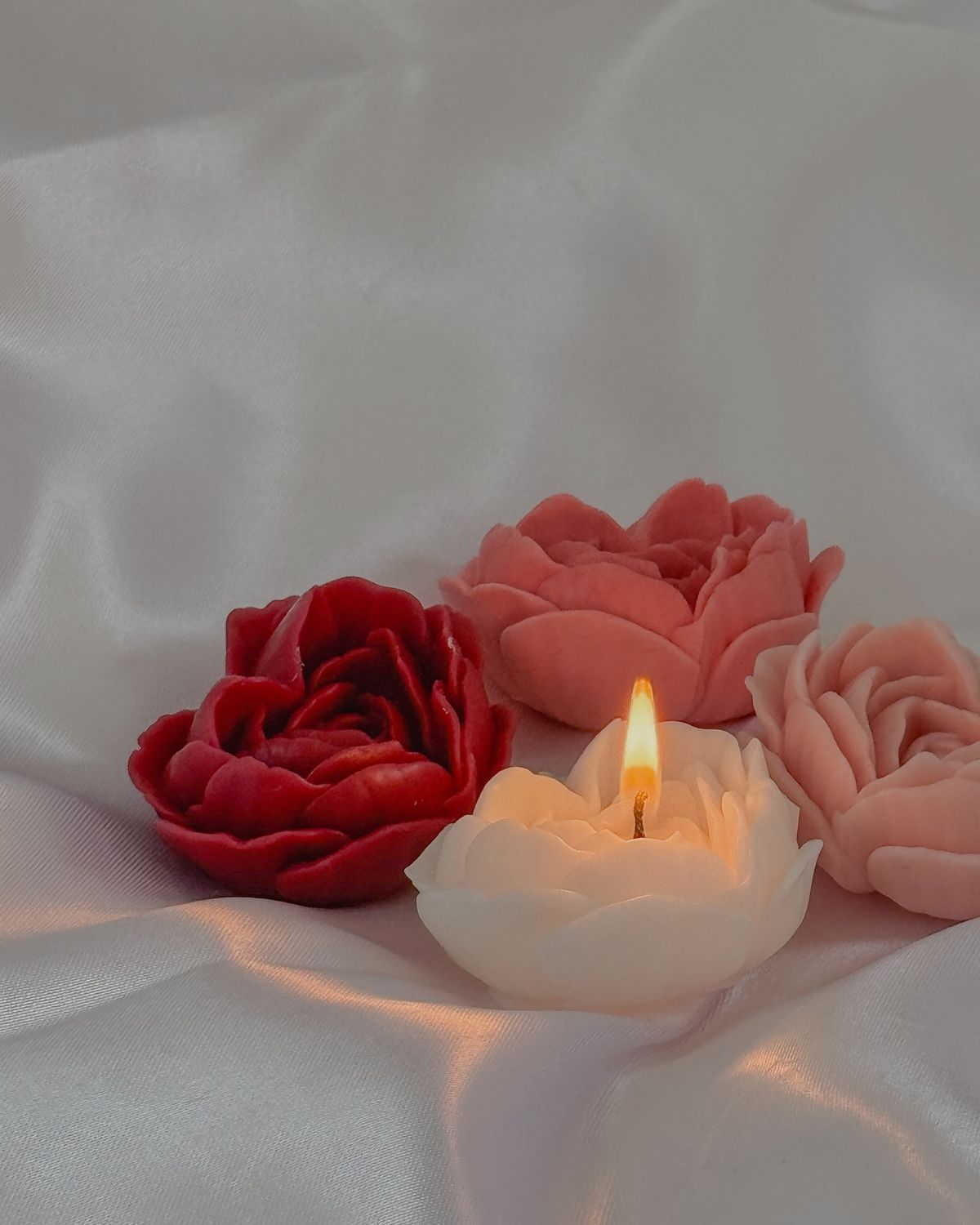 Heart Peony Flower Candle - Image 3